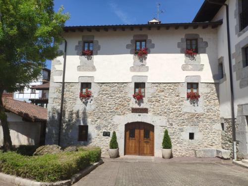 Alojamiento Rural URGAIN I y II - Apartment - Lekunberri