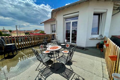 Charming atypical 3 bedroom apartment