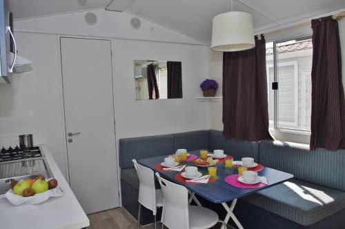 kök, Happy Camp Mobile Homes in Camping Terme Catez in Catez Ob Savi