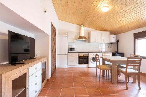  APARTAMENTOS CASA ESCUELAS in Toril