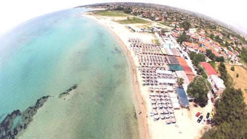  RED Wooden House near the sea in Beautiful Chalkidiki in Sozopoli