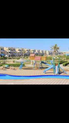 Cozy sunny ground chalet with terrace-Ras Sudr in Ras Sedr