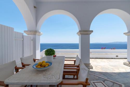 La Chapelle Ouest in Tinos