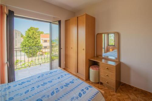 Apartments and rooms by the sea Vrsi - Mulo, Zadar - 5848