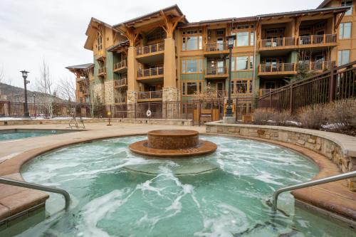 Luxury Resort Ski In Ski Out Hyatt Centric Residence Hotel Room Pool Gym Hot tub Restaurant More – Park City, UT