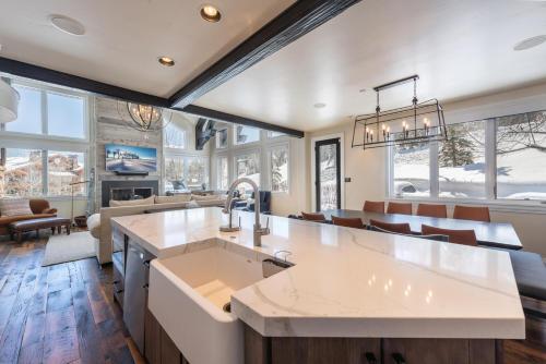 Ironwood Empire Pass Luxury Ski In Ski Out Deer Valley Five Bedroom Home Private Hot Tub