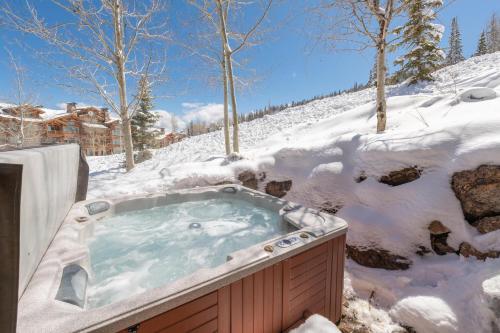 Ironwood Empire Pass Luxury Ski In Ski Out Deer Valley Five Bedroom Home Private Hot Tub