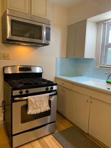 125-#4 Downtown cozy upstairs one bedroom apt in San Antonio, USA