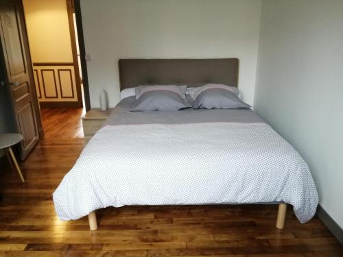 Agréable 2 pièces proche de la Loire (Agreable 2 pieces proche de la Loire) in 拉馬德萊娜