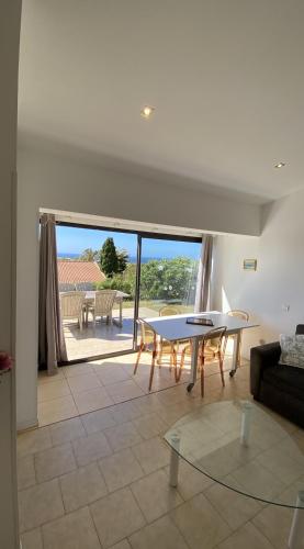Tres belle petite maison avec terrasse