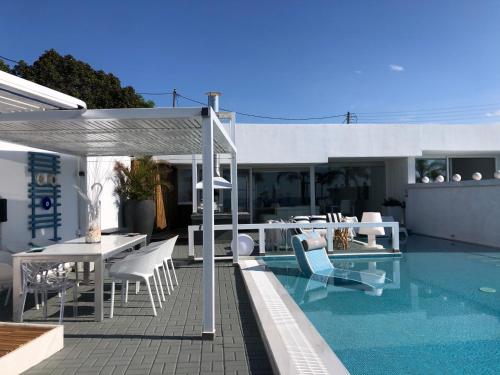 White Luxury Villa