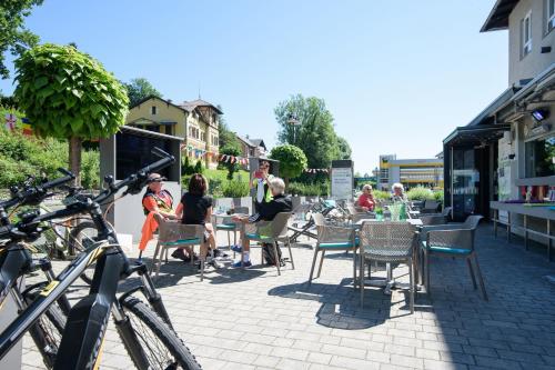 Hotel Velden - 24 Checkin Zimmer im Zentrum – Velden, CA