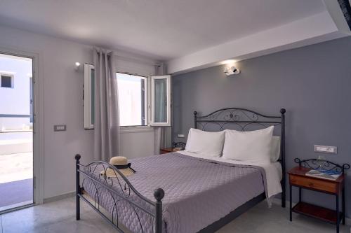2 twin beds