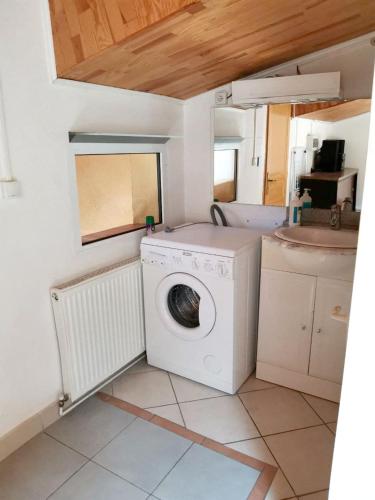 Appartement de 3 chambres avec piscine partagee jardin amenage et wifi a Berre les Alpes