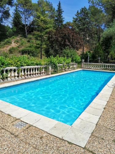 Appartement de 3 chambres avec piscine partagee jardin amenage et wifi a Berre les Alpes