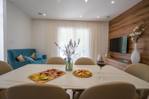 Three-Bedroom Apartment image 6