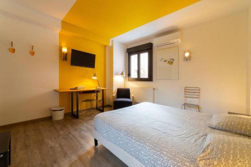MONDRIAN YELLOW CITY
