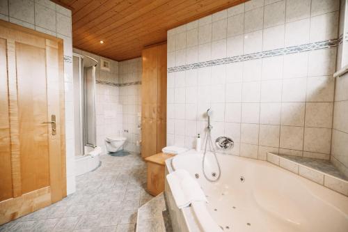 Fürdőszoba, Weinhotel Maitz Wolfgang in Ratsch An Der Weinstrasse