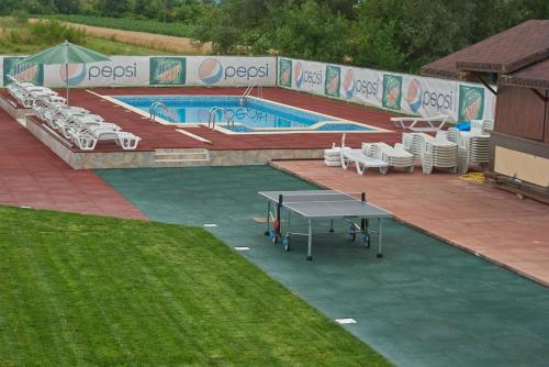 Piscina, Pensiunea Rares in Turnu Severin