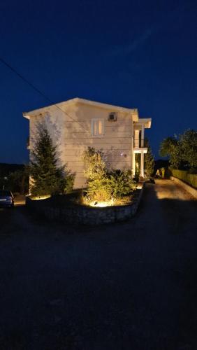 "Kasneci Residence" Countryside Villa with a pool