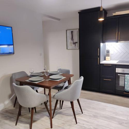Seadmed, Crow's Nest Glandore - 4 - Self Catering in Glandore