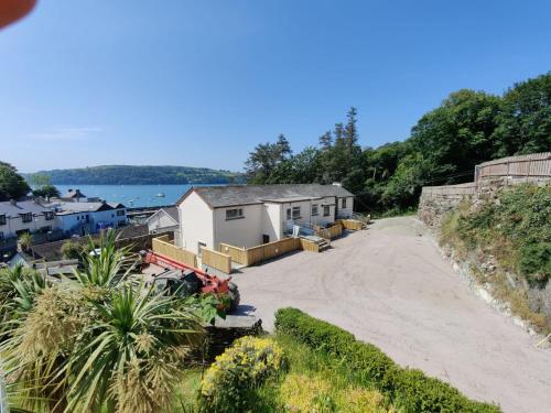 Hotelli välisilme, Crow's Nest Glandore - 1 - Self Catering in Glandore