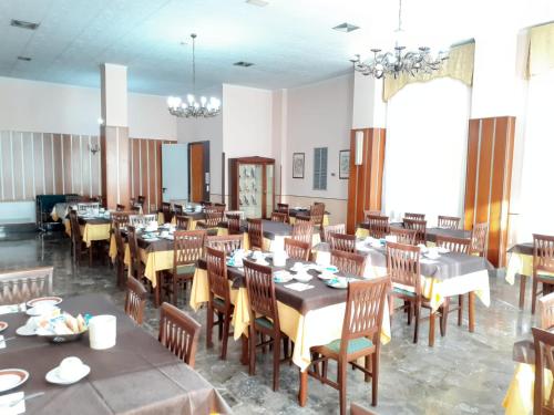 餐廳, Hotel Fleming in 菲烏吉