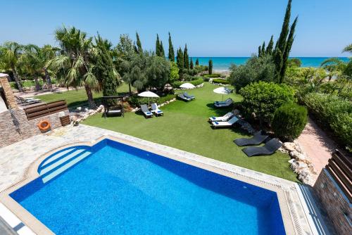Peldbaseins, Sea Front Oceanus H3 by Ezoria Villas in Sotira
