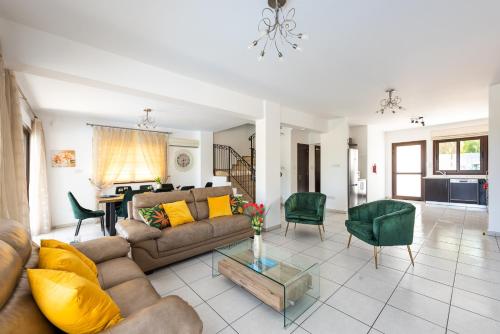 Sea Front Oceanus H3 by Ezoria Villas in Sotira