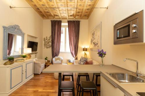 Spanish Steps Exclusive Rental in Rome, Roma (foto 10)