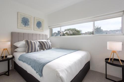Incredible Ocean Views in 2-Bed Unit near Beaches