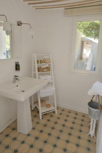 Double Room with Private Bathroom image 5