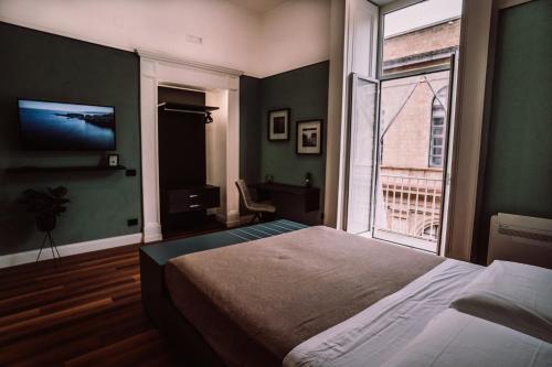 Double or Twin Room with Balcony image 5