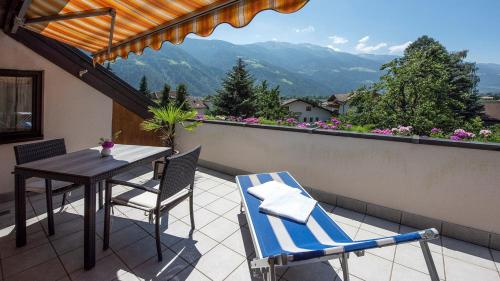 One-Bedroom Apartment with Garden View