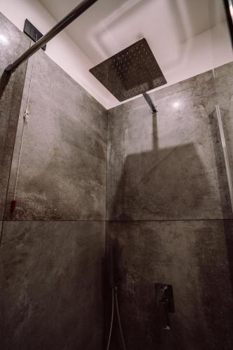 Double Room with Balcony image 4