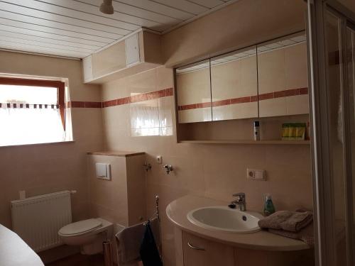 ห้องน้ำ, kleine Ferienwohnung Schortestraße in อิลเมเนา