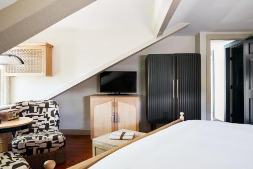 room-image