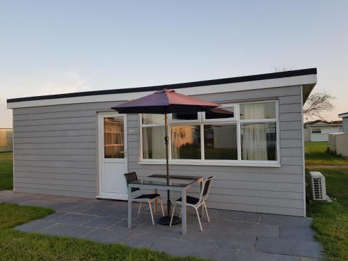 Camber Sands Holiday Chalets - The Grey