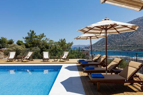 Villa with Sea View image 10