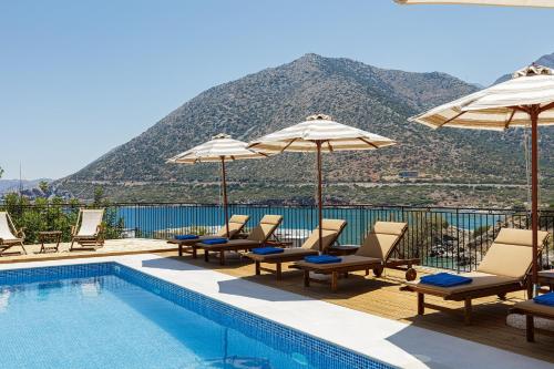 Villa with Sea View image 8