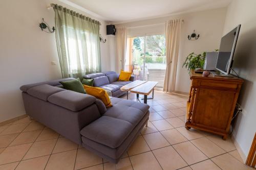 공용 라운지/TV 시청 구역, Chambre privée de 12m² dans une maison toute équipée (Chambre privee de 12m² dans une maison toute equipee) in 로우데스 시티 센터