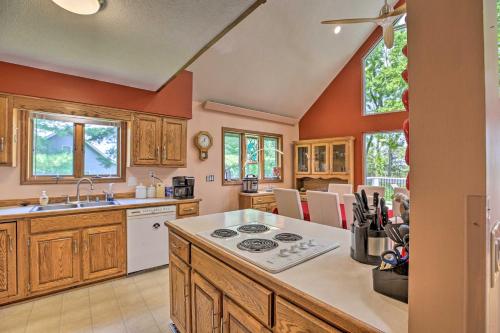 Lake Cumberland Home with Deck and Water Access! - image 9