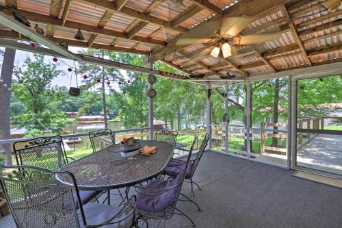 Lake Sinclair House with Lake Access and Kayaks!