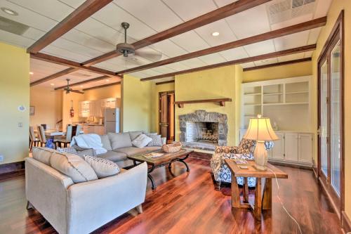 Inviting Bottom-Floor Apt at Owls Nest with Views! in Clarkesville, Vereinigte Staaten von Amerika