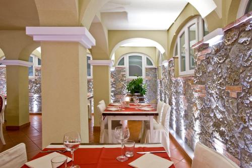 Hotel & Restaurant Casolare Le Terre Rosse