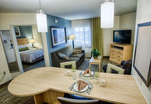 Candlewood Suites Fargo-North Dakota State University