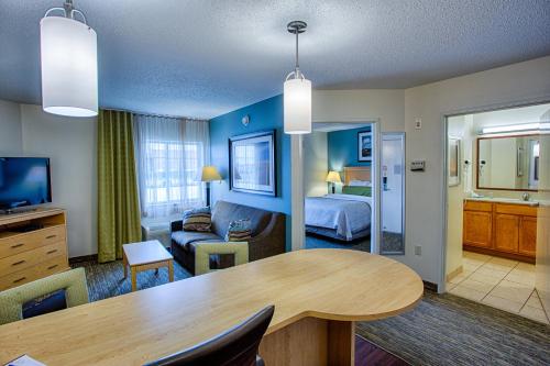 Candlewood Suites Fargo-North Dakota State University