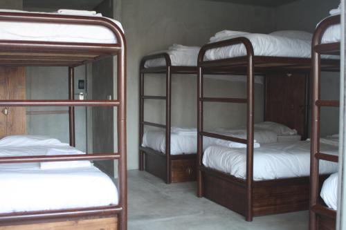1 bunk bed