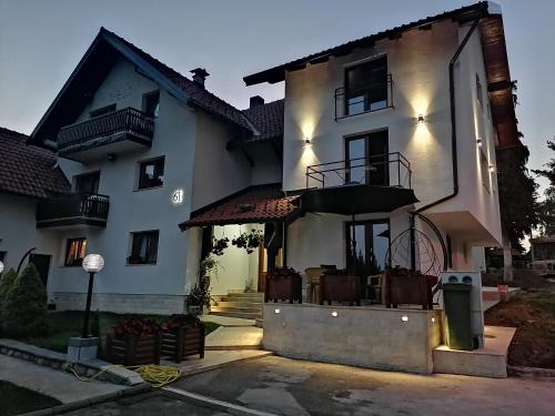 Apartments Marjanović - image 2