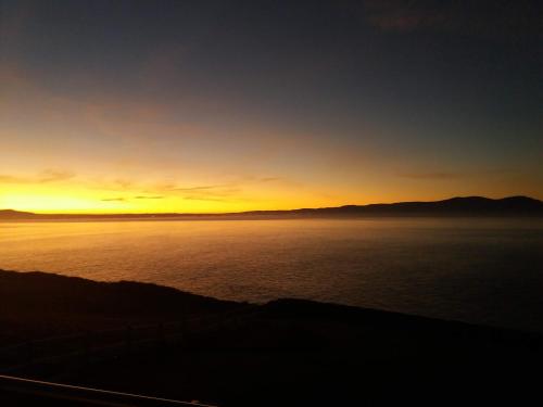 Ballyheigue Cliff Side and Sea View Apartment